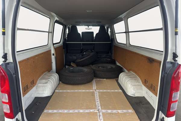 2017 Toyota Hiace Long DX 4WD