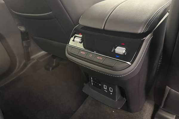 2025 LDV D90 Executive SV9A