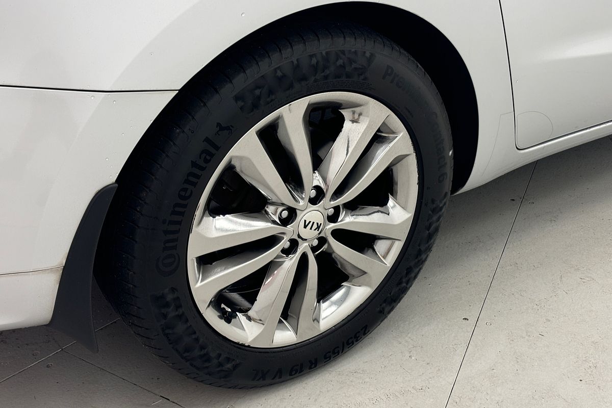 2017 Kia Carnival Platinum YP