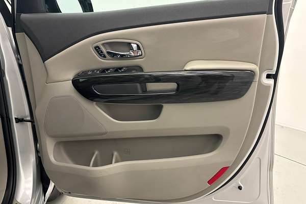 2017 Kia Carnival Platinum YP
