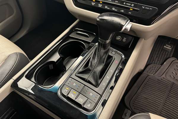 2017 Kia Carnival Platinum YP