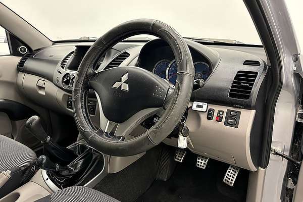 2009 Mitsubishi Triton GLX-R ML 4X4