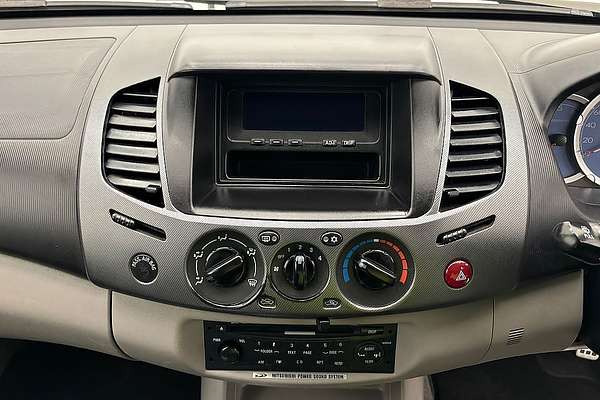 2009 Mitsubishi Triton GLX-R ML 4X4