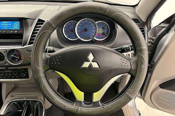 2009 Mitsubishi Triton GLX-R ML 4X4