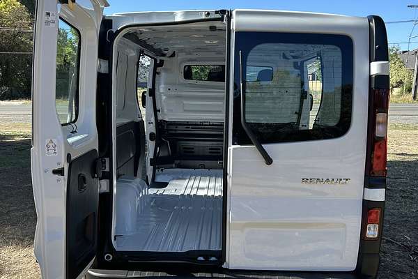 2025 Renault Trafic Pro X82 LWB Low Roof