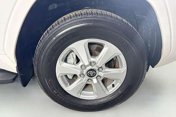 2024 Toyota Landcruiser GXL FJA300R