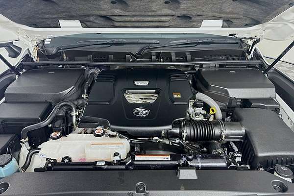 2024 Toyota Landcruiser GXL FJA300R
