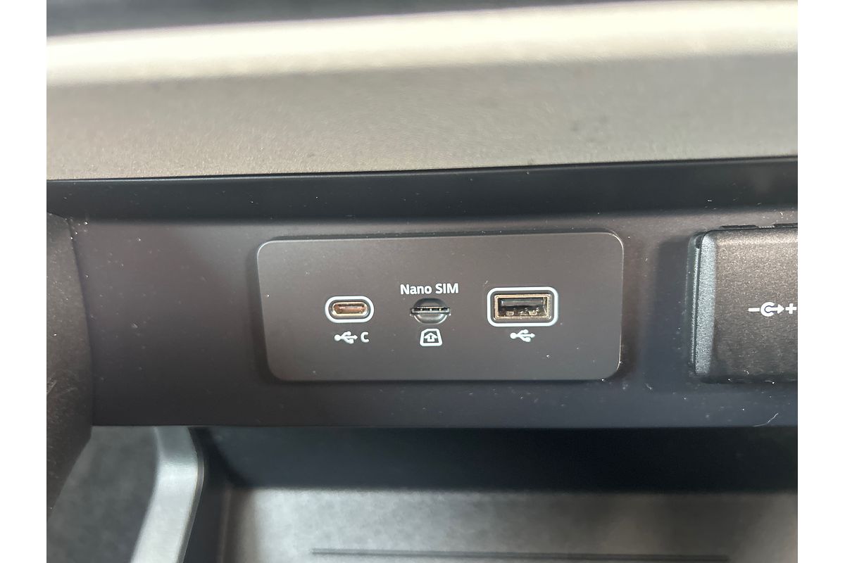 2020 Land Rover Defender 110 P400 HSE L663