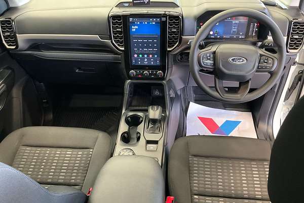 2025 Ford Everest Ambiente 2.0L