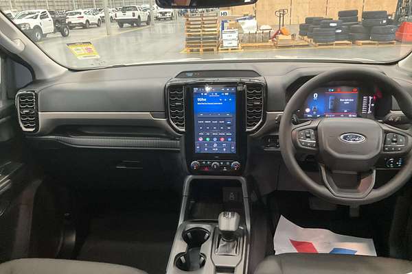 2025 Ford Everest Ambiente 2.0L