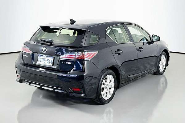 2017 Lexus CT CT200h Luxury ZWA10R