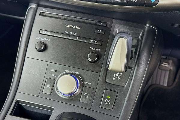 2017 Lexus CT CT200h Luxury ZWA10R