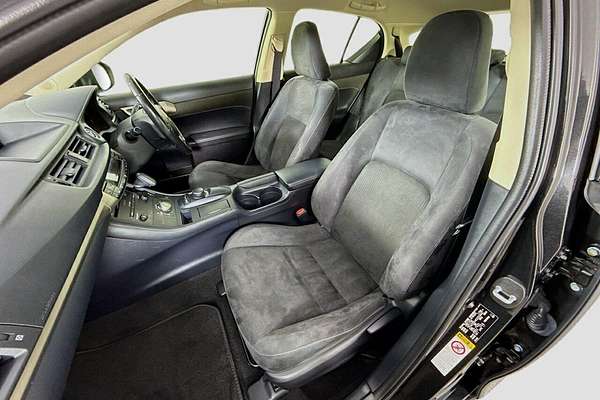 2017 Lexus CT CT200h Luxury ZWA10R