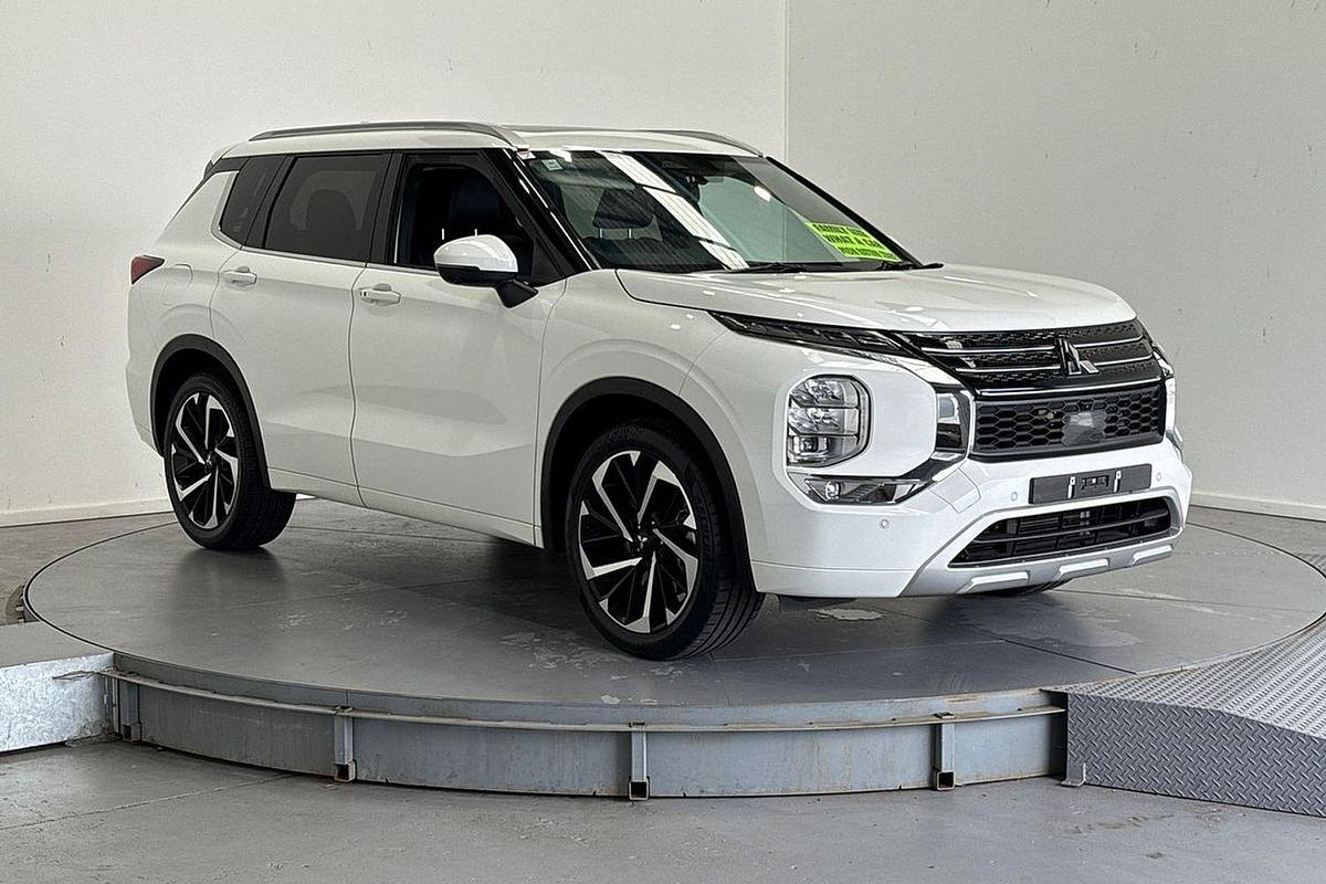 2023 Mitsubishi Outlander Exceed ZM