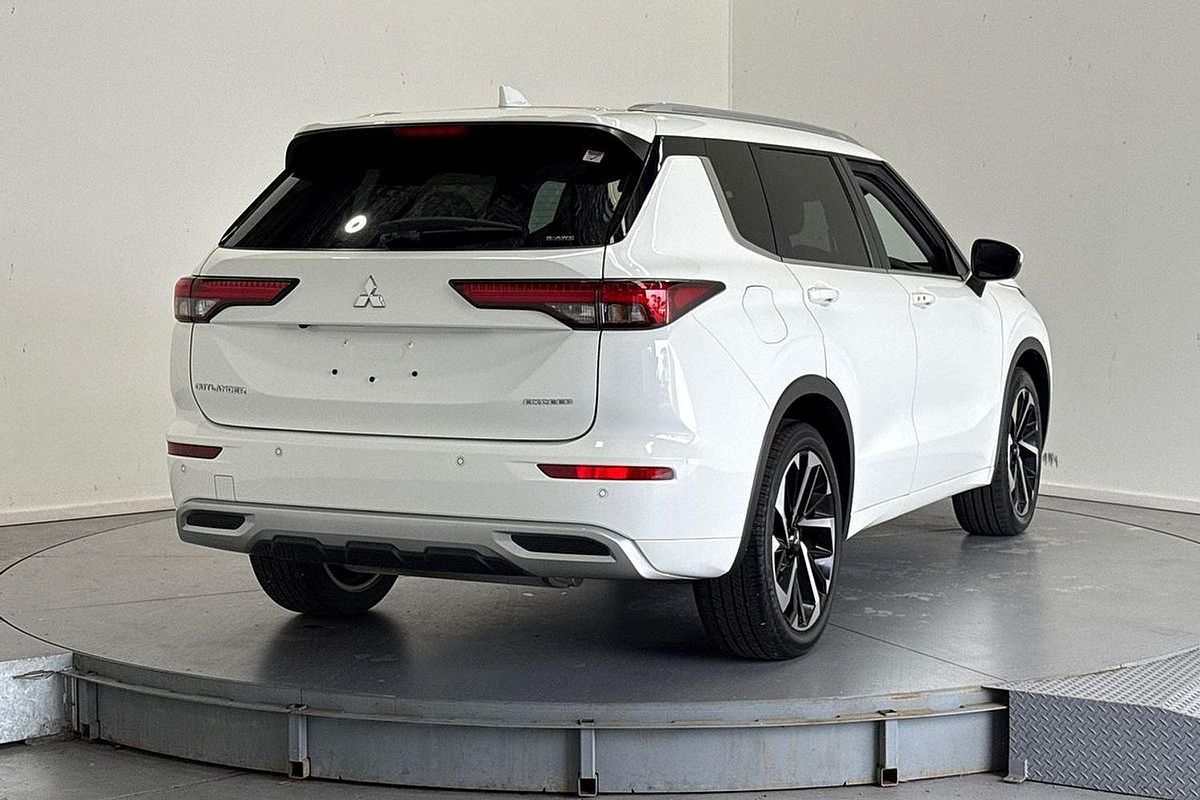 2023 Mitsubishi Outlander Exceed ZM
