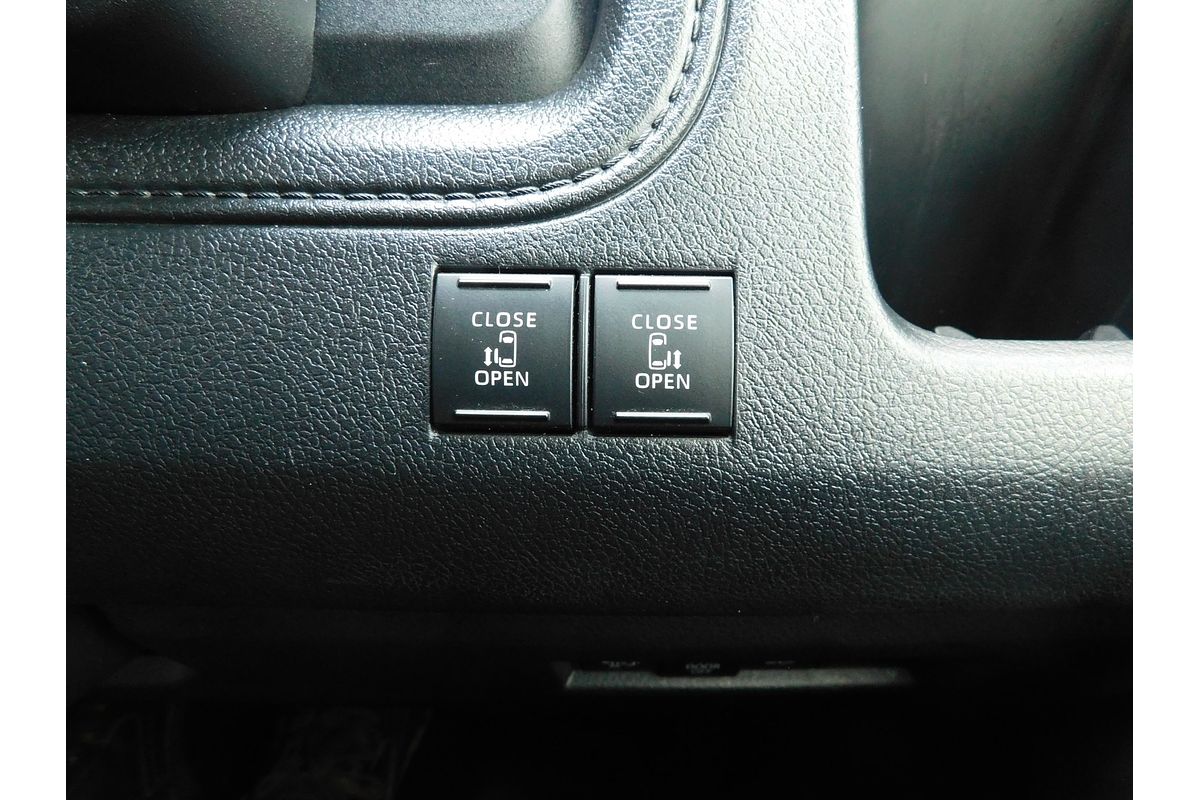 2019 Toyota Granvia VX GDH303R