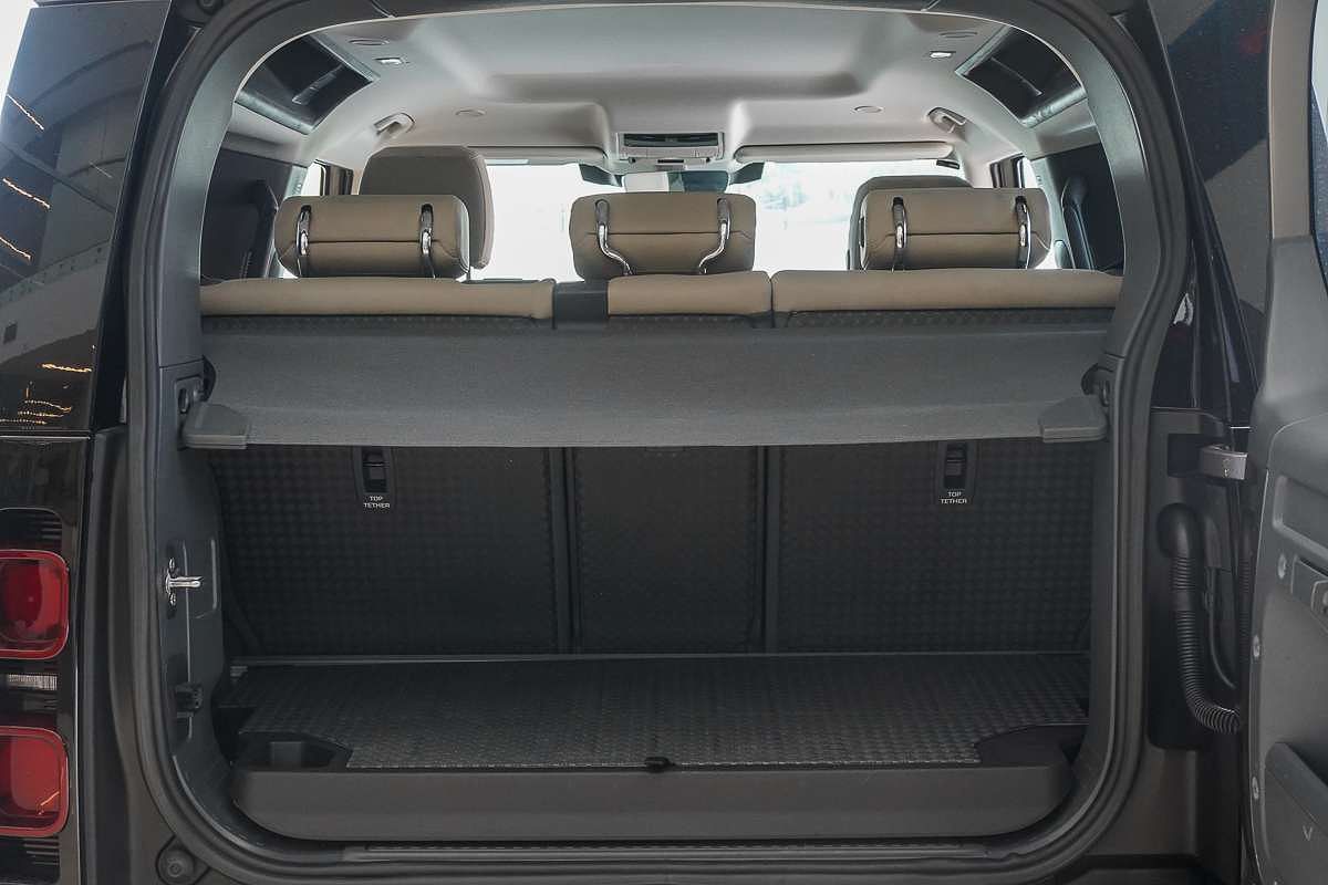 2023 Land Rover Defender 90 P400 X-Dynamic SE L663