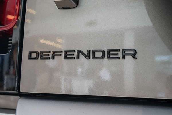 2023 Land Rover Defender 90 P400 X-Dynamic SE L663