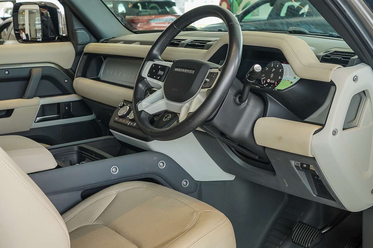 2023 Land Rover Defender 90 P400 X-Dynamic SE L663