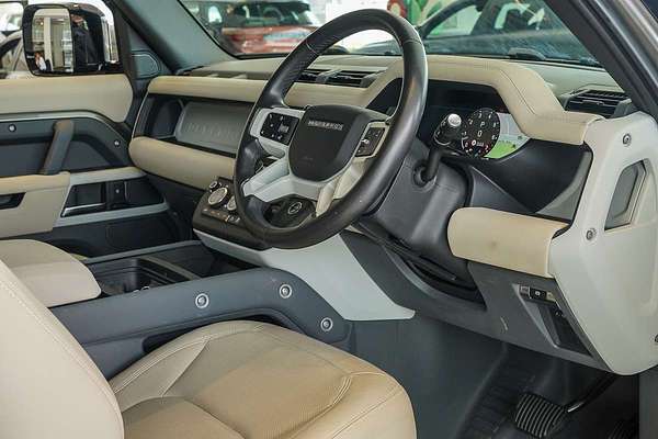 2023 Land Rover Defender 90 P400 X-Dynamic SE L663