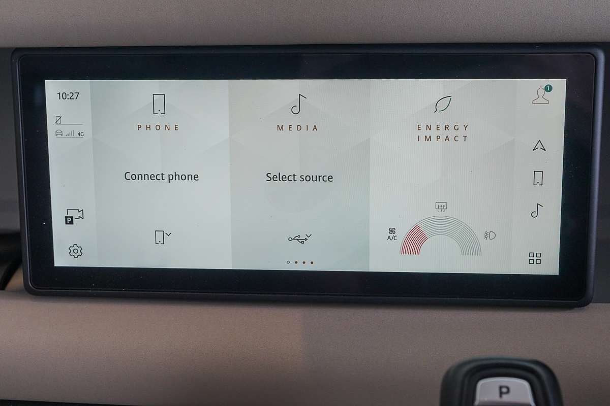 2023 Land Rover Defender 90 P400 X-Dynamic SE L663