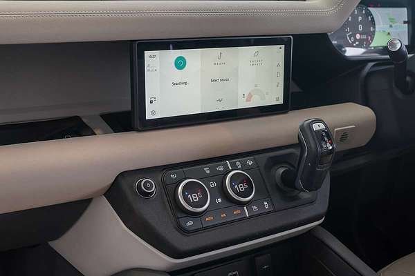2023 Land Rover Defender 90 P400 X-Dynamic SE L663