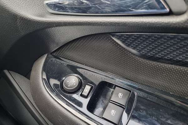 2015 Holden Ute SS-V REDLINE VF II REAR WHEEL DRIVE