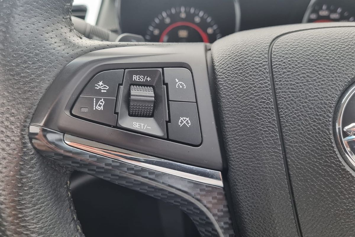 2015 Holden Ute SS-V REDLINE VF II REAR WHEEL DRIVE