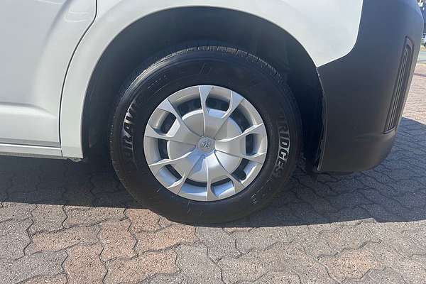 2024 Toyota Hiace Commuter GDH322R ELWB High Roof