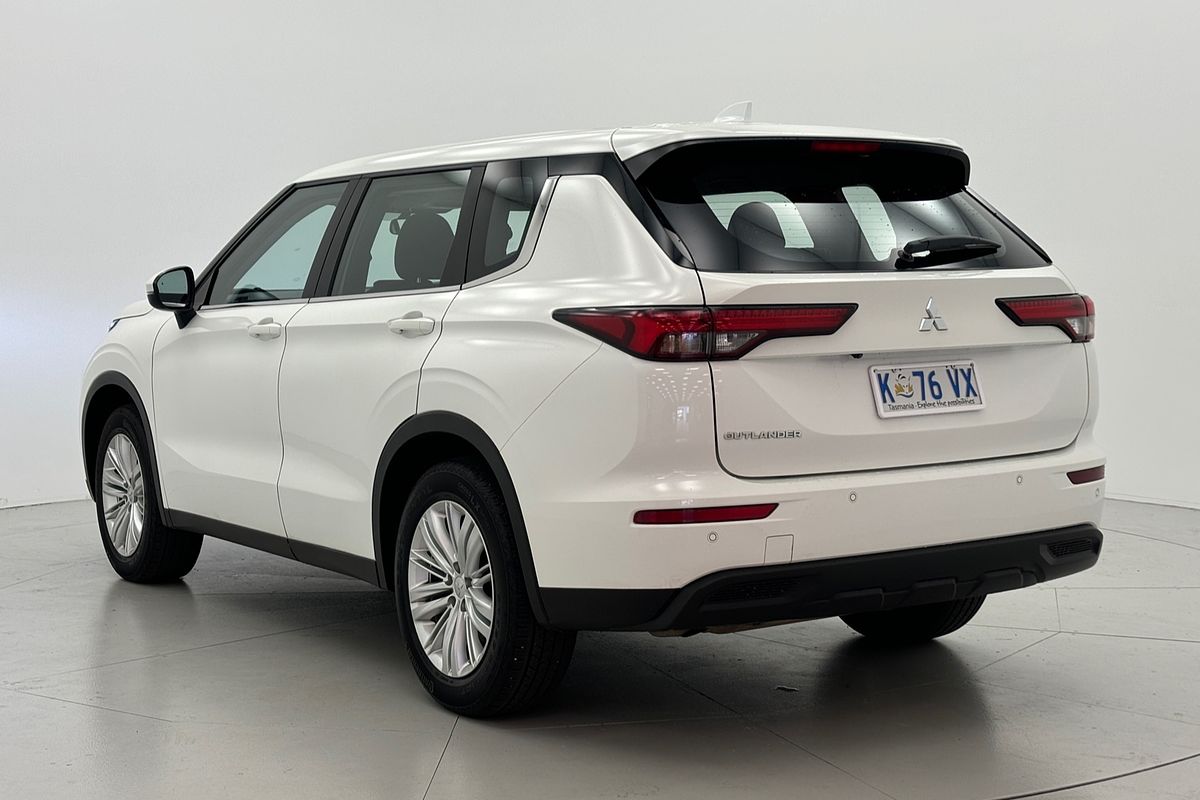 2022 Mitsubishi Outlander ES ZM