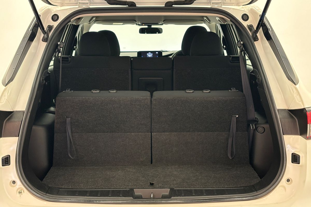 2022 Mitsubishi Outlander ES ZM