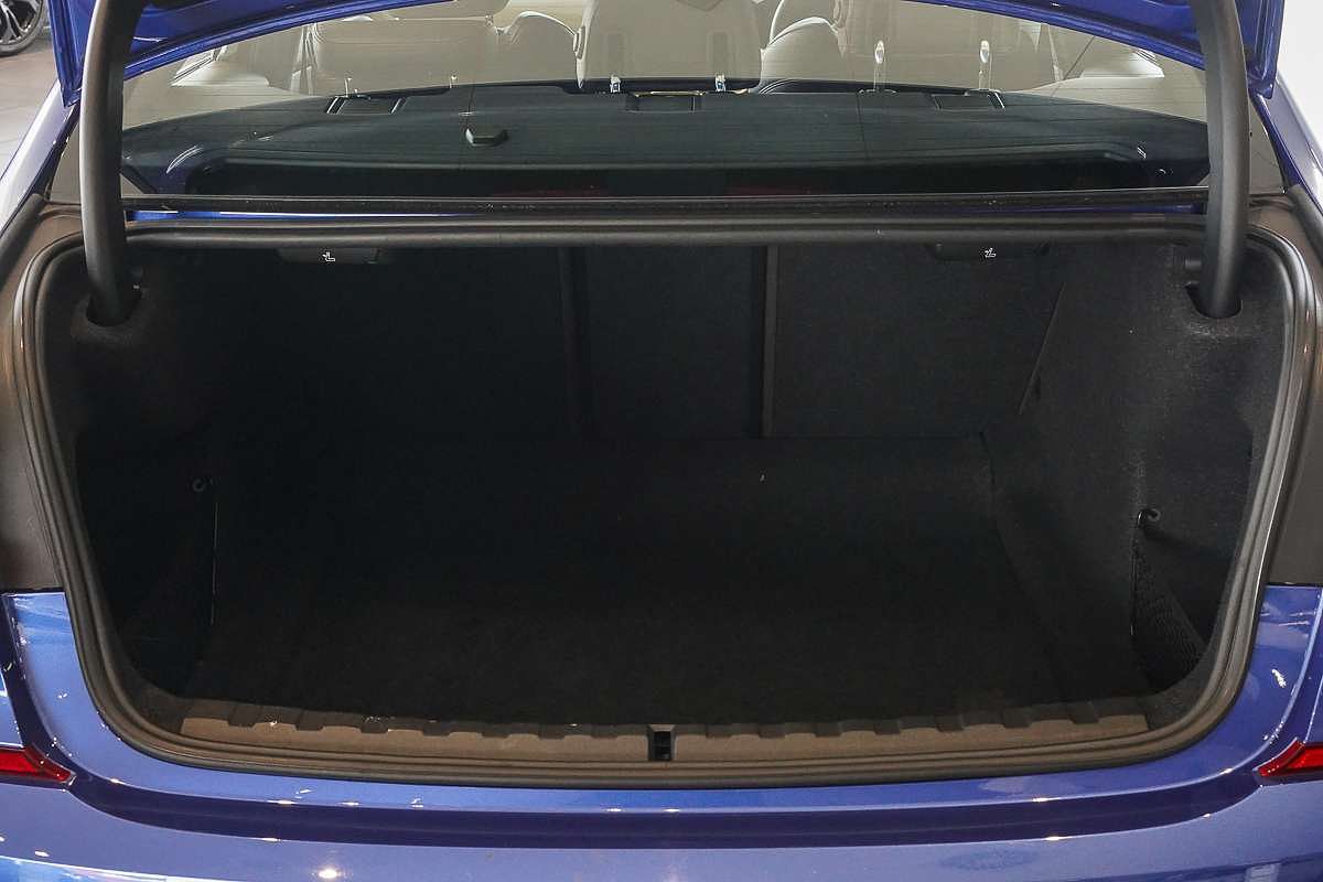 2019 BMW 3 Series 330i M Sport G20