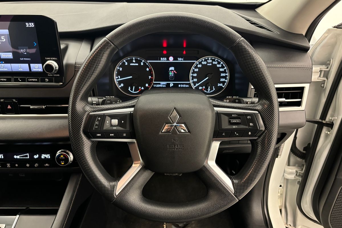 2022 Mitsubishi Outlander ES ZM