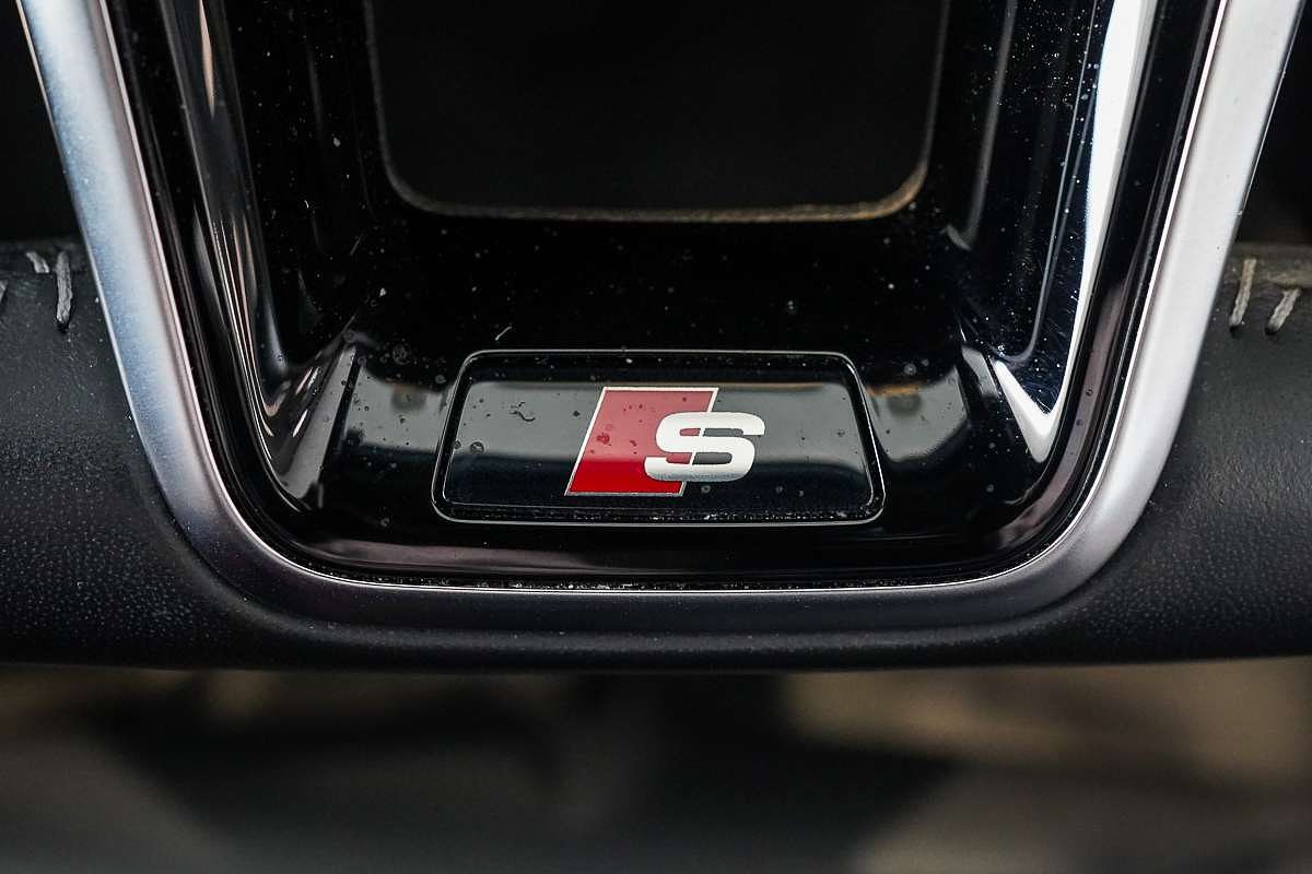 2019 Audi A6 55 TFSI S line C8