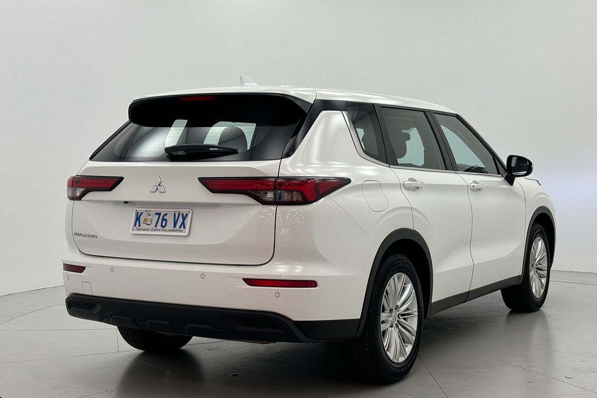 2022 Mitsubishi Outlander ES ZM