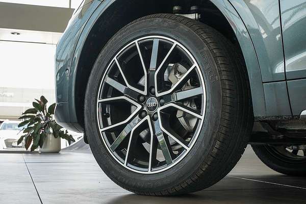 2024 Audi Q5 45 TFSI S line FY