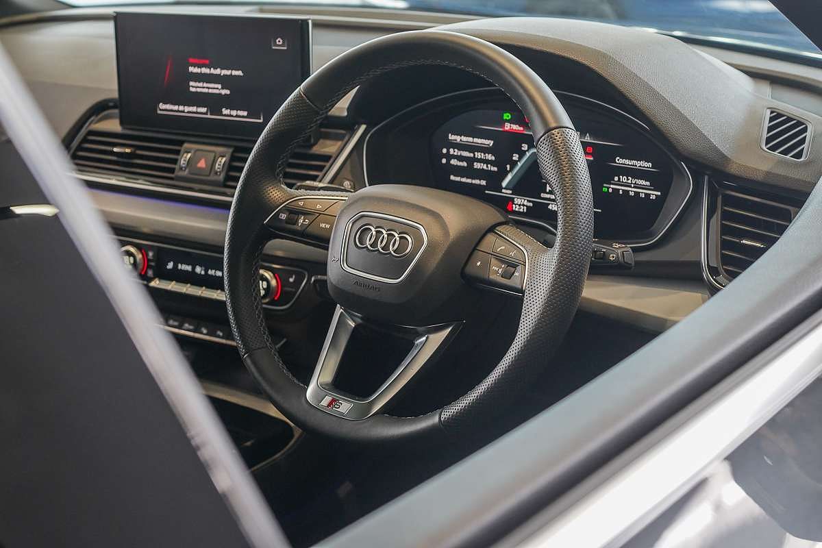 2024 Audi Q5 45 TFSI S line FY