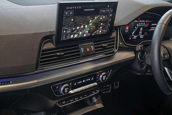 2024 Audi Q5 45 TFSI S line FY