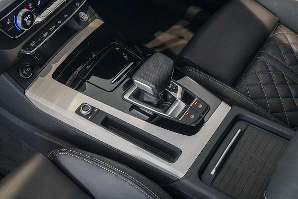 2024 Audi Q5 45 TFSI S line FY
