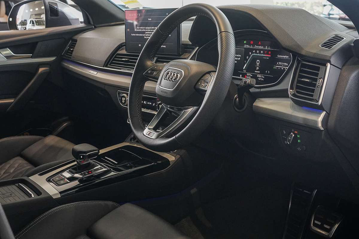 2024 Audi Q5 45 TFSI S line FY