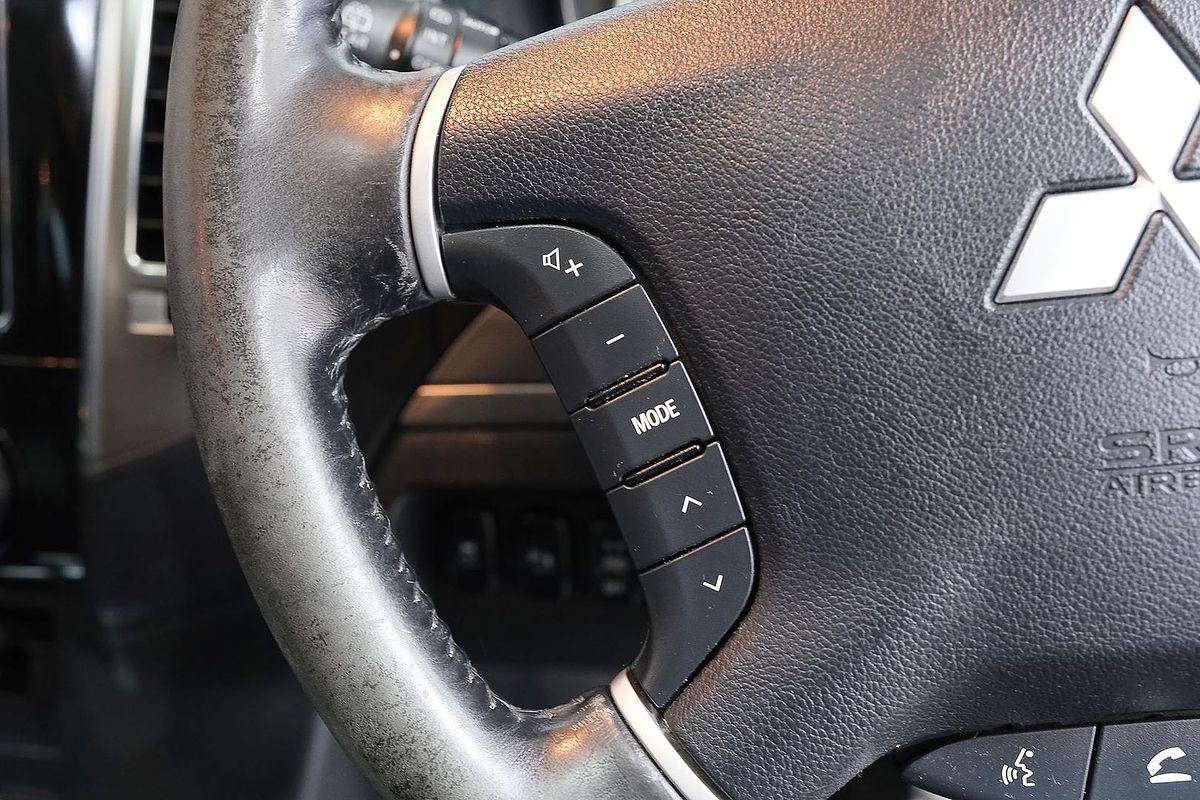 2016 Mitsubishi Pajero Exceed NX