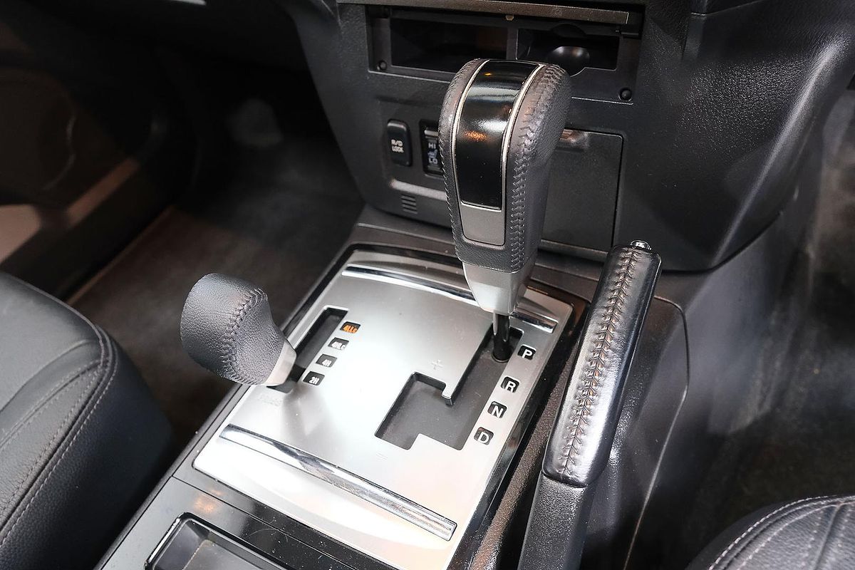 2016 Mitsubishi Pajero Exceed NX