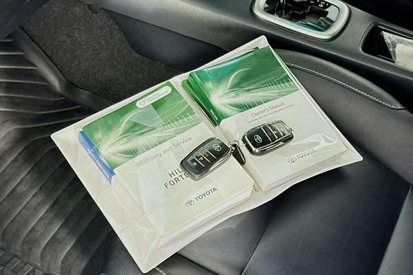 2023 Toyota Hilux SR5 GUN126R 4X4