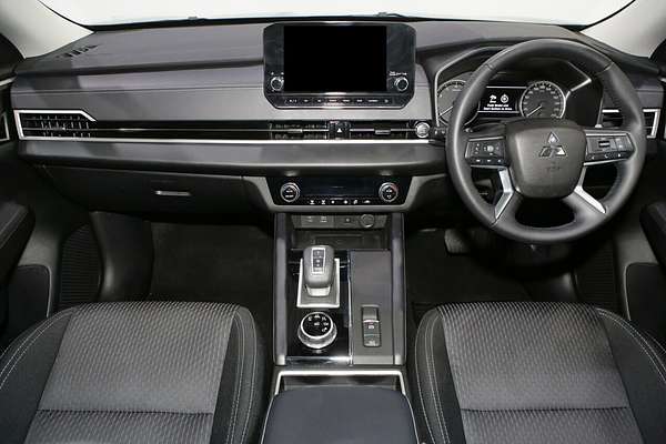 2024 Mitsubishi Outlander LS ZM