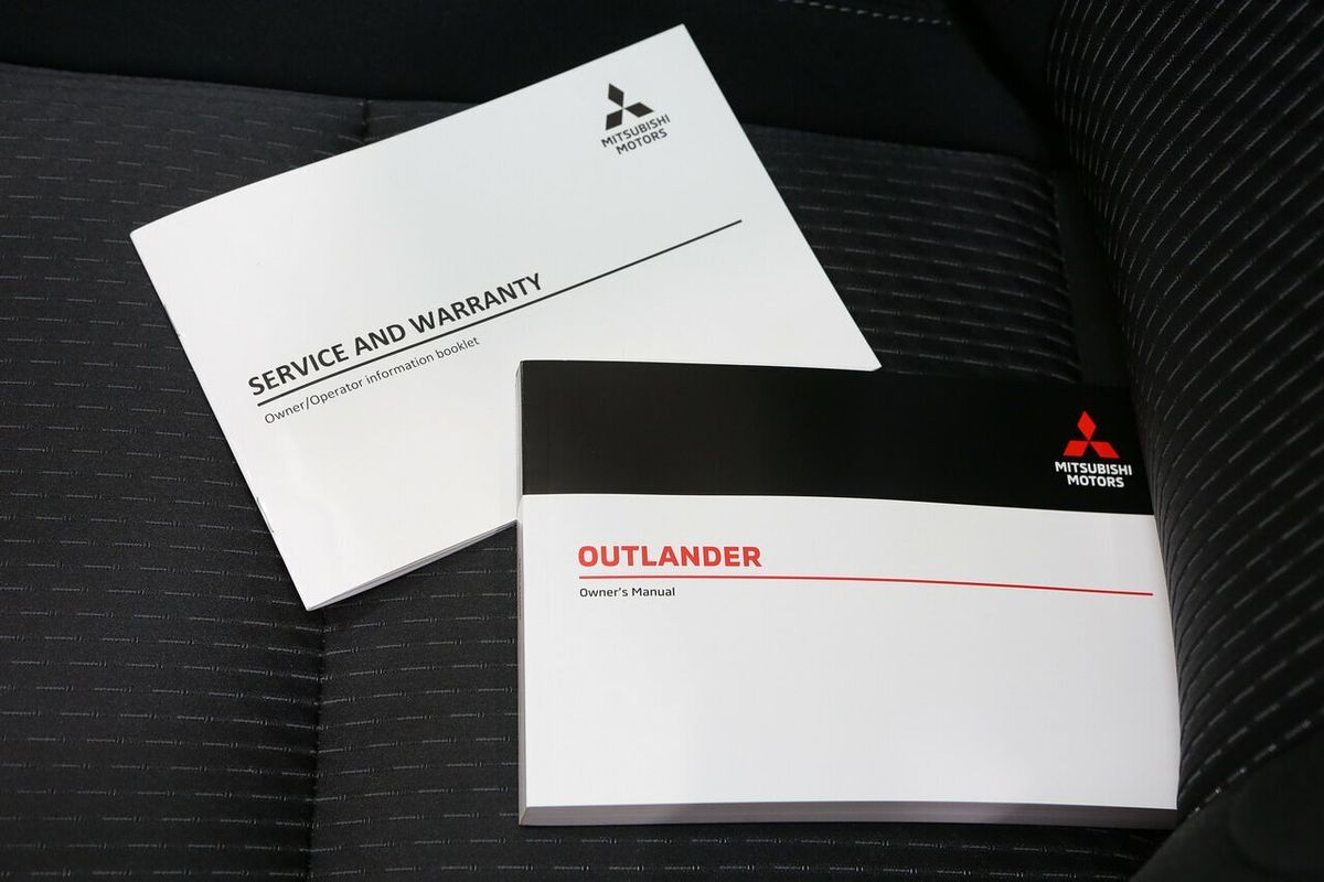 2024 Mitsubishi Outlander LS ZM