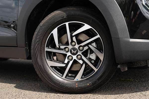 2025 Mahindra XUV3XO AX5L