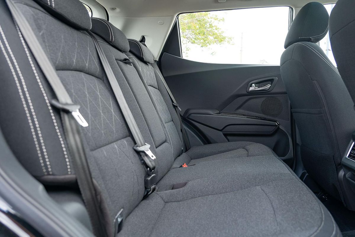 2025 Mahindra XUV3XO AX5L