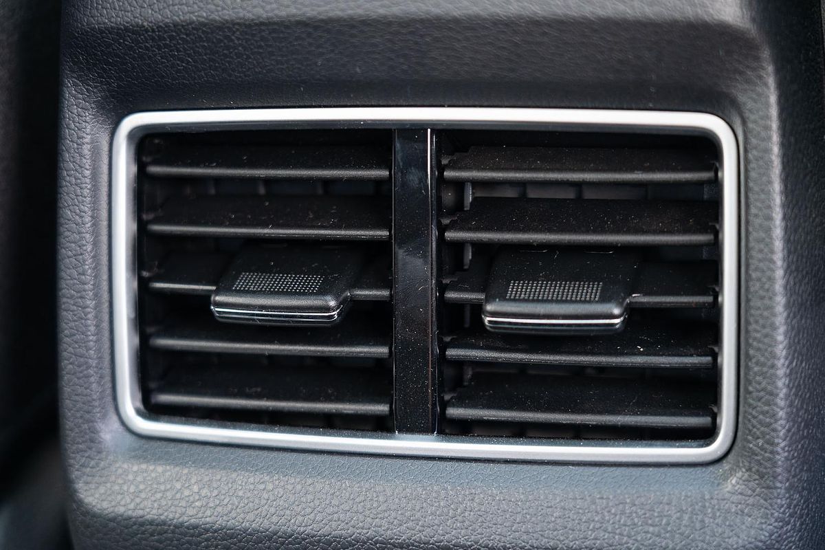 2025 Mahindra XUV3XO AX5L