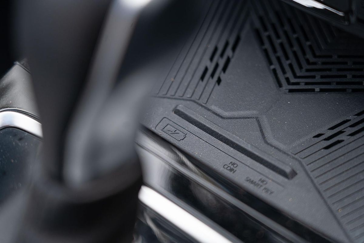 2025 Mahindra XUV3XO AX5L