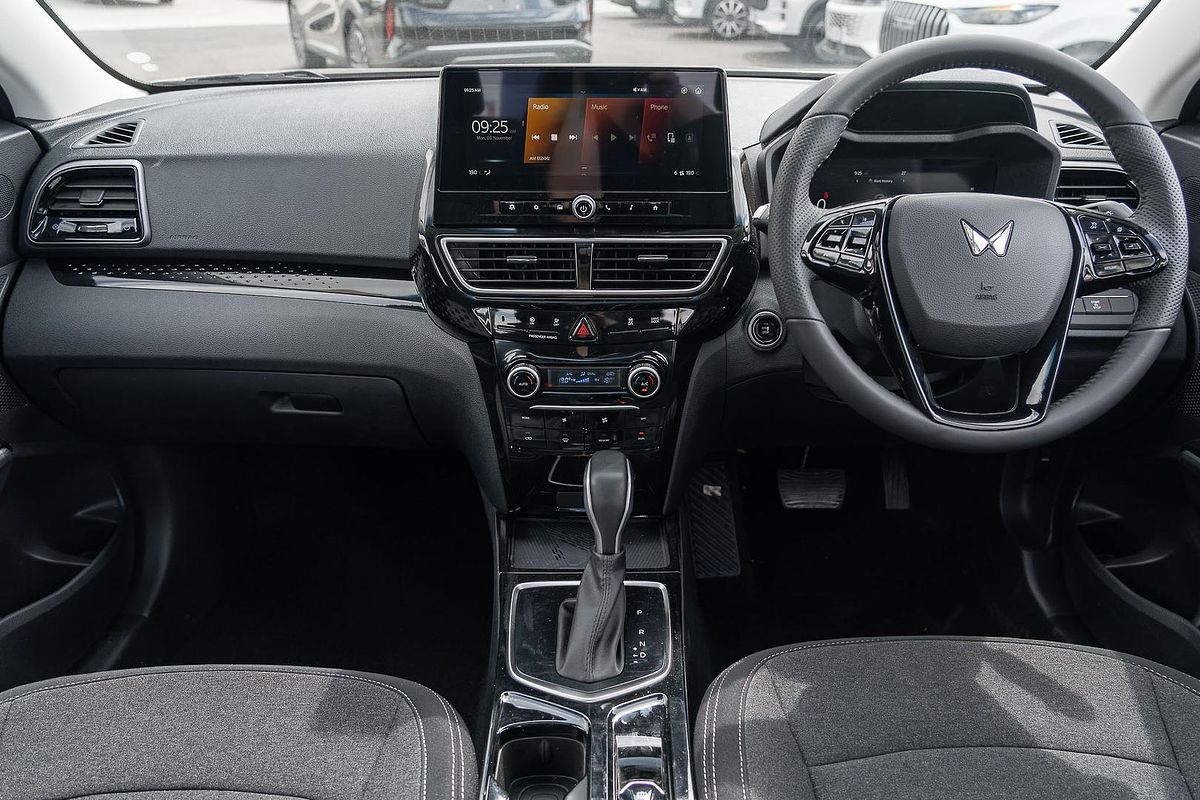 2025 Mahindra XUV3XO AX5L